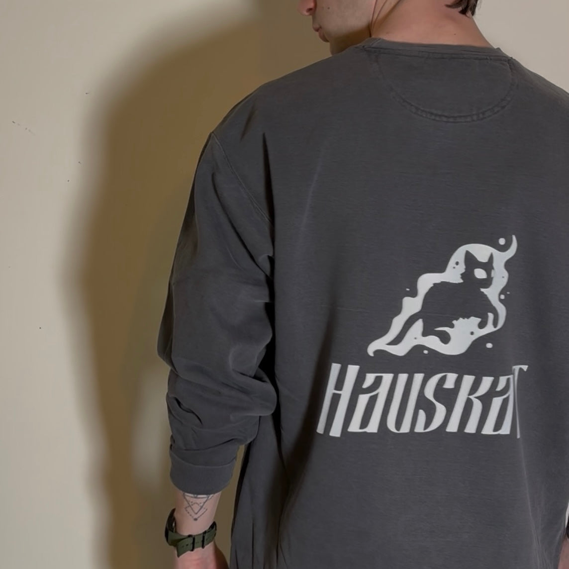 "TREADING" SWEATSHIRT